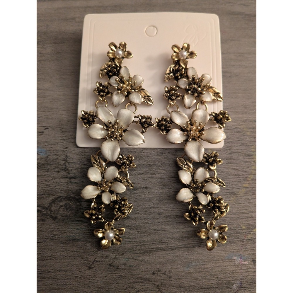Vintage Style White Floral Drop Earrings Antique Gold Tone Faux Pearl Dangle